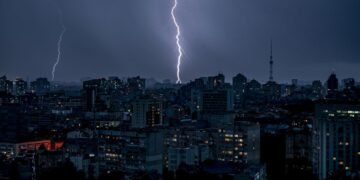 Киев второй раз за два дня накрыла сильная гроза