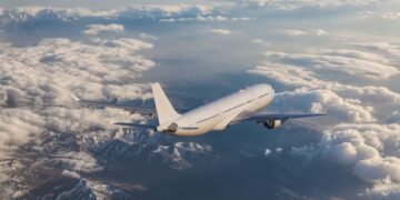Британия готовится к проблемам с уавиатопливом — рейсы могут отменять