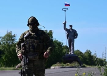 Оккупанты в «ДНР» выпустили праздничное печенье в честь «освобождения» Мариуполя