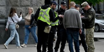 В Луцке подростки поскандалили с группой ТЦК: что говорят в военкомате
