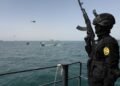 Иран развернул в Ормузском проливе небольшие подводные лодки, — Bloomberg