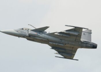 Украинские пилоты уже обучаются на истребителях Gripen