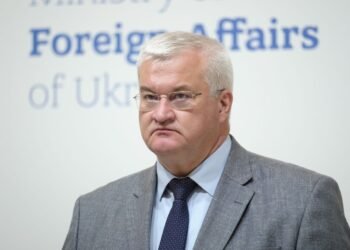Сибига назвал цель угроз РФ посольствам в Киеве