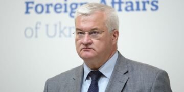 Сибига назвал цель угроз РФ посольствам в Киеве