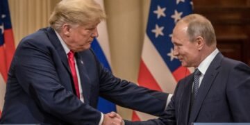 РФ обсуждает с США ослабление санкций за перемирие без гарантий, — источник РБК-Украина