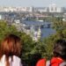 Средняя зарплата превысила 30 тысяч гривен: где платят больше всего