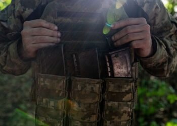 Проданы или на складе? Что не так с громким заявлением ВСК по «бронежилетам Миндича»