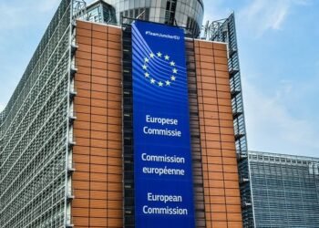 Еврокомиссия констатирует прогресс в принятии документов, необходимых для EUR90 млрд кредита поддержки Украины с выплатой 1-го транша в июне
