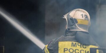 В России горит Ильский НПЗ после атаки неизвестных дронов