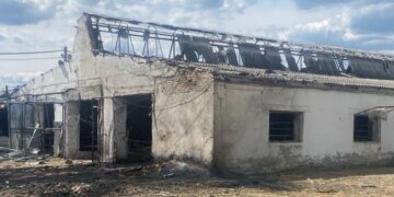 Удар по ферме в Харьковской области: двое погибших, девять пострадавших -мсреди них подросток