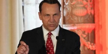 Иллюзия безопасности: Сикорский предупредил, что Путин способен дотянуться даже до Мадрида