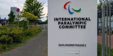 Демарш в Будапеште: украинские атлеты Брухно и Луцишин устроили бойкот российскому гимну и получили штраф