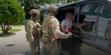 Незаконно удерживали в течение нескольких месяцев и пытали: руководству Ужгородского ТЦК сообщили о подозрении