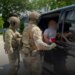Незаконно удерживали в течение нескольких месяцев и пытали: руководству Ужгородского ТЦК сообщили о подозрении