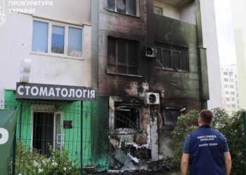 Харьков пережил массированную атаку: повреждены жилые дома и инфраструктура