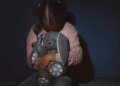 Пожизненное заключение отчиму за изнасилование 11-летней падчерицы, родной дочери Героя Украины