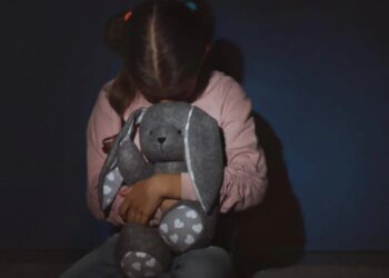 Пожизненное заключение отчиму за изнасилование 11-летней падчерицы, родной дочери Героя Украины
