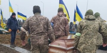 Адвокаты бьют тревогу: Минобороны делит погибших защитников по дате смерти — и оставляет их семьи без выплат