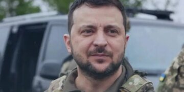 Новые контракты, деньги за штурм и отпуск на гражданке: реформа ВСУ от Зеленского