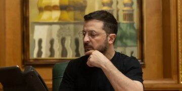 Русский уже не подлежит защите: Зеленский подписал закон о языке