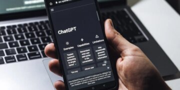 Новая схема мошенников: поддельные магазины в интерфейсе ChatGPT