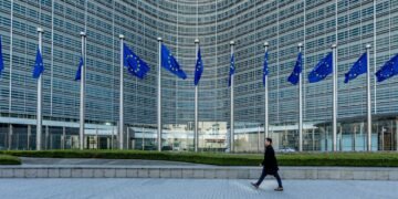 Politico назвало дату важного решения ЕС по Украине и Молдове