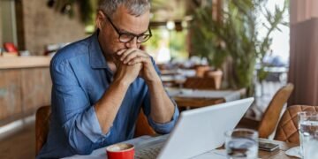 Бизнес сможет получить кредит под 0,1% на восстановление после обстрелов
