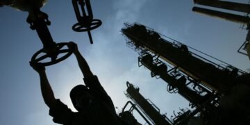 Цены на нефть в мире выросли на фоне остановки переговоров между США и Ираном