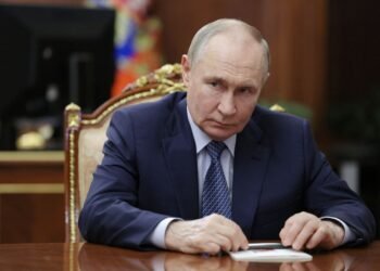 Коллапс на горизонте: в Госдуме предупреждают Путина о «грани социального взрыва»