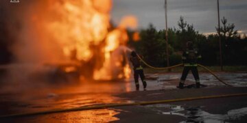 Россияне вновь атаковали АЗС в Сумах. ФОТО