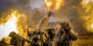 «Жизнь солдата РФ на нуле — 15 минут»: россиян призывают покинуть страну