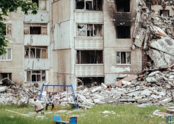 Неразорвавшиеся боеприпасы во дворах и на дорогах: в Никополе предупреждают об опасности