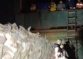 Украинские пограничники вытащили иностранных моряков из горящего судна под угрозой повторного удара. ВИДЕО