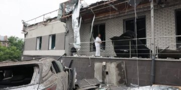 В Запорожской области в результате вражеских атак погибла женщина, много раненых