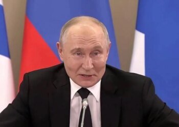 «Россия не начинала войну», — Путин оправдывался перед моряками за поражения на фронте. ВИДЕО