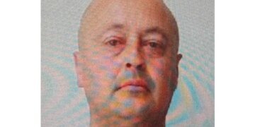 На Буковине мужчина ранил из огнестрельного оружия двух полицейских и скрылся в лесу: полиция обнародовала приметы