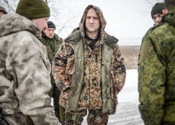 Сдали назад: топ-пропагандист Прилепин случайно растоптал главную историческую байку Путина