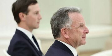Десант Трампа едет в Украину: какие секретные папки везут в Киев главные доверенные лица Белого дома