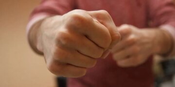 «Отправляйся на фронт, Путин ждет тебя!» — новое нападение в Польше. ВИДЕО