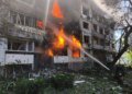 Шесть погибших и восемь пострадавших в Кривом Роге в результате попадания баллистической ракеты в жилой дом
