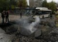 Во Львове полиция продолжает работу на местах ракетных ударов