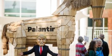 Слабке місце Palantir. Як прихильність до Трампа заважає бізнесу передової оборонної ІТ-компанії США