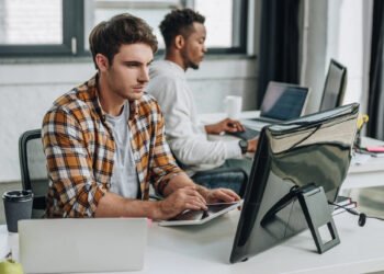 IT-компанії в середньому закривають вакансії майже за місяць – дослідження ITExpert