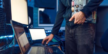 Зарплати QA-фахівців в Україні зросли: скільки заробляють тестувальники у 2026 році