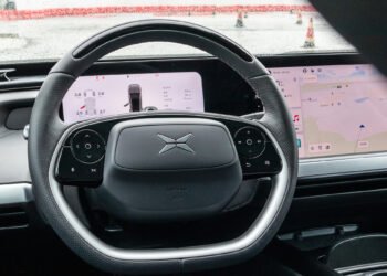 Конкурент Tesla Xpeng випробував ШІ-систему автономного водіння в Німеччині