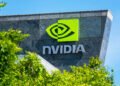 Нові ШІ-сервери Nvidia працюватимуть із системою рідинного охолодження