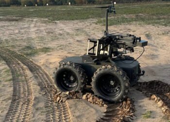 Rovertech розробила ударного робота «Змій Міні Ударний» для розвідки