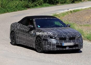 BMW тестує свій перший електрокабріолет: прототип i4 Convertible вже на дорогах