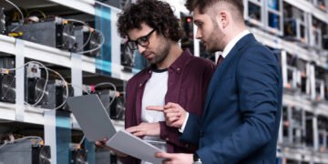 Стало відомо, скільки заробляють IT-фахівці у сфері DefTech в Україні