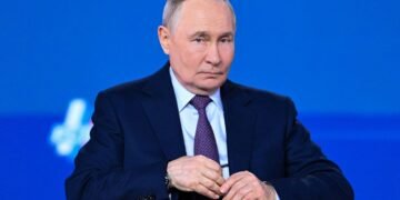 У Путина есть конкретный дедлайн, к которому не сядет за стол переговоров, — FT